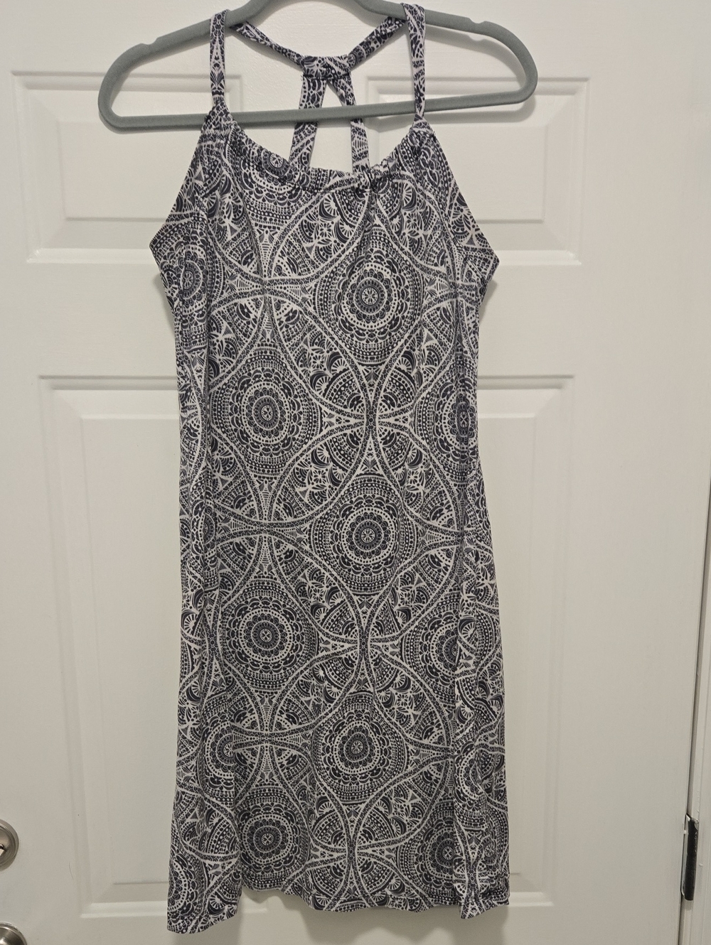 Sleeveless Black & White Patterned Yoga Dress